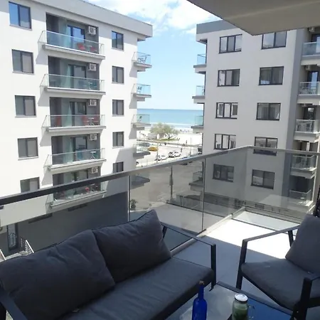 Sunshine By Building Stefan Mamaia Nord